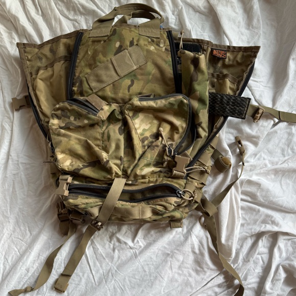 MYSTERY RANCH Rats Pack Tactical Medical Pack - Picture 1 of 5